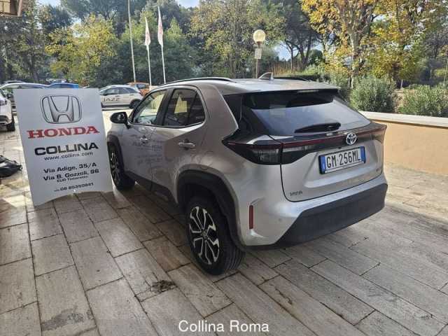 Toyota Yaris Cross 1.5l - Grigio